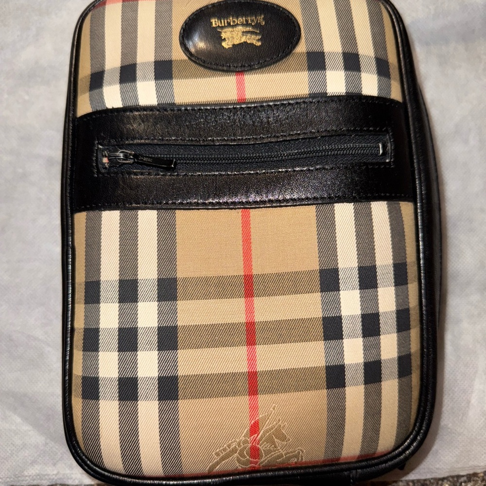 Burberry Vintage Nova Check Plaid Wristlet Bag 👜✨
